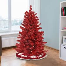 Red Christmas Trees: Decorating with Festive Holiday Cheer!